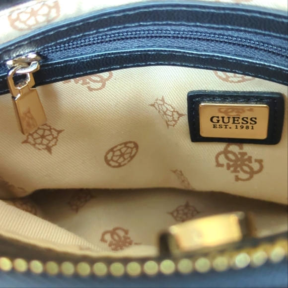 #49 - GUESS USA Black & Gold Handbag - Picture 5 of 10